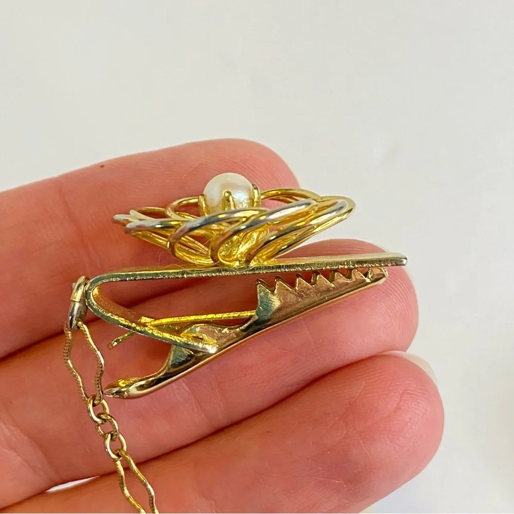 Vintage Sweater Clips Gold Tone‎ Flower Faux Pearl Chain Mid Century